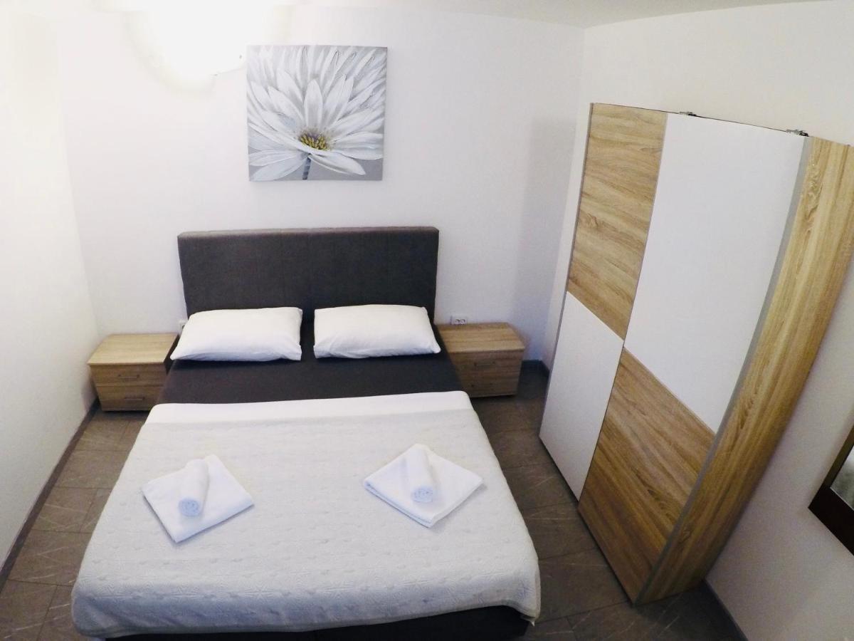 Apartments Lopac Jadranovo Eksteriør bilde